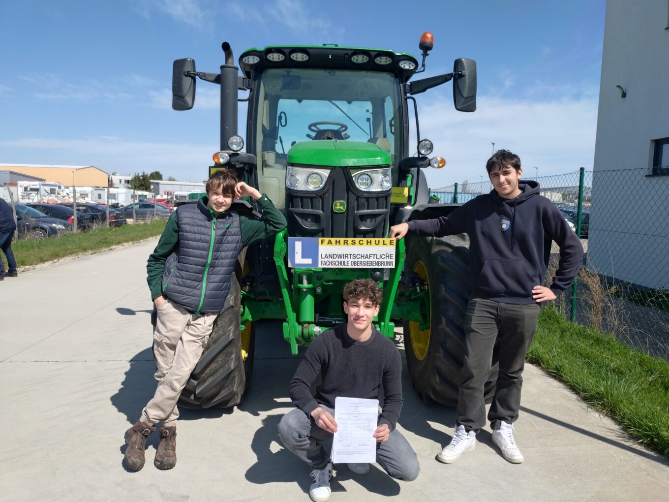TRAKTORFÜHRERSCHEINAUSBILDUNG TRAKTORFÜHRERSCHEINAUSBILDUNG